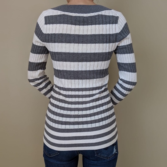 {Express} Gray Striped V-Neck Fitted Sweater - Picture 2 of 5